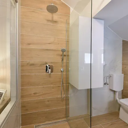 Pensjonat Harvey's Luxury 4*