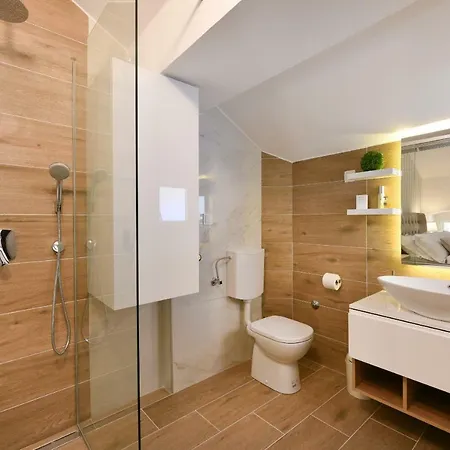Guest house Harvey's Luxury 4*