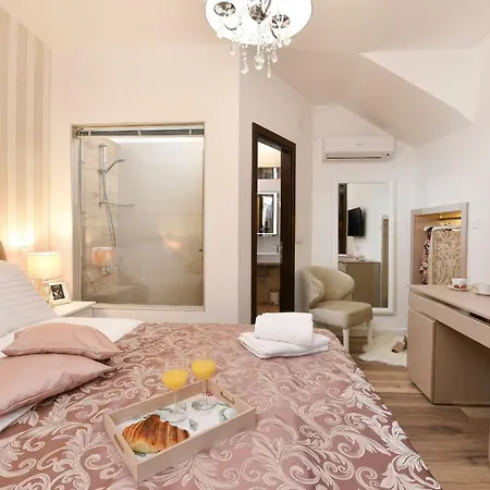 Harvey's Luxury Guest house