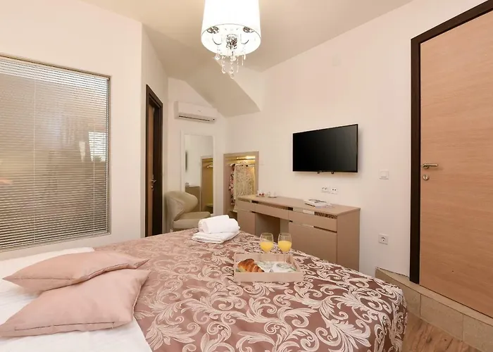 Harvey's Luxury 4*